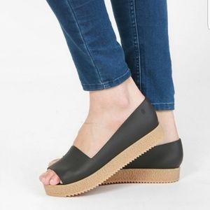 NWOT Melissa  Puzzle PVC Peep Toe Flatform 